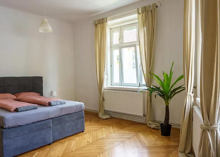 Central Living - Schoenbrunn *